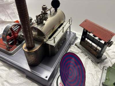 Wilesco Dampfmaschine D20 mit Zubehör