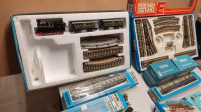 Märklin H0 Sammlung mit Lok, Wagen, Gleisen & Zubehör – Konvolut / einzeln