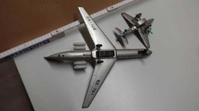 2x Blechspielzeug Flugzeuge alt, Konvolut, Deko / Sammler