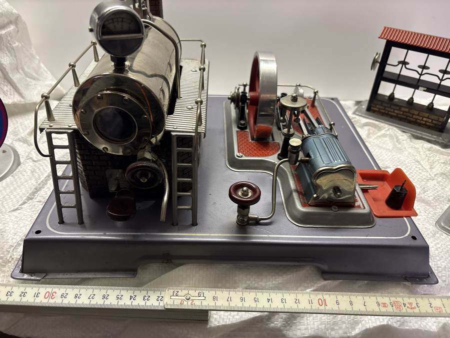 Wilesco Dampfmaschine D20 mit Zubehör