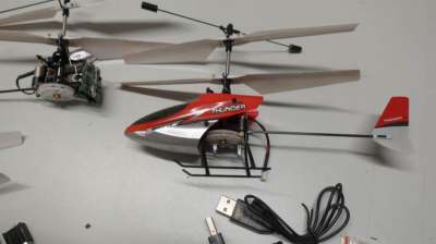RC Helikopter Set (Thunder) + 3 Fernbedienungen + Ersatzteile – Bastlerware