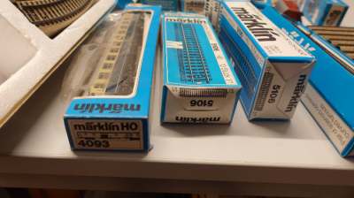Märklin H0 Sammlung mit Lok, Wagen, Gleisen & Zubehör – Konvolut / einzeln